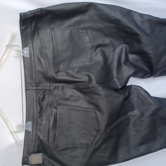 A.n.a  Women's High Rise Flare Dark Rinse Denim BLACK  SZ 26 NWT, 31" Inseam - Picture 3 of 10